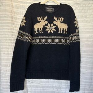 Abercrombie & Fitch Sweater